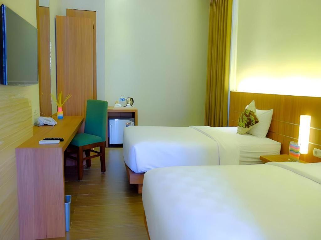 Lotus Hotel Субанг Экстерьер фото