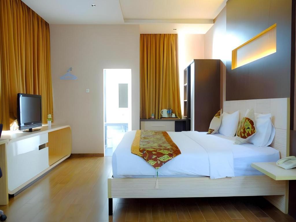 Lotus Hotel Субанг Экстерьер фото