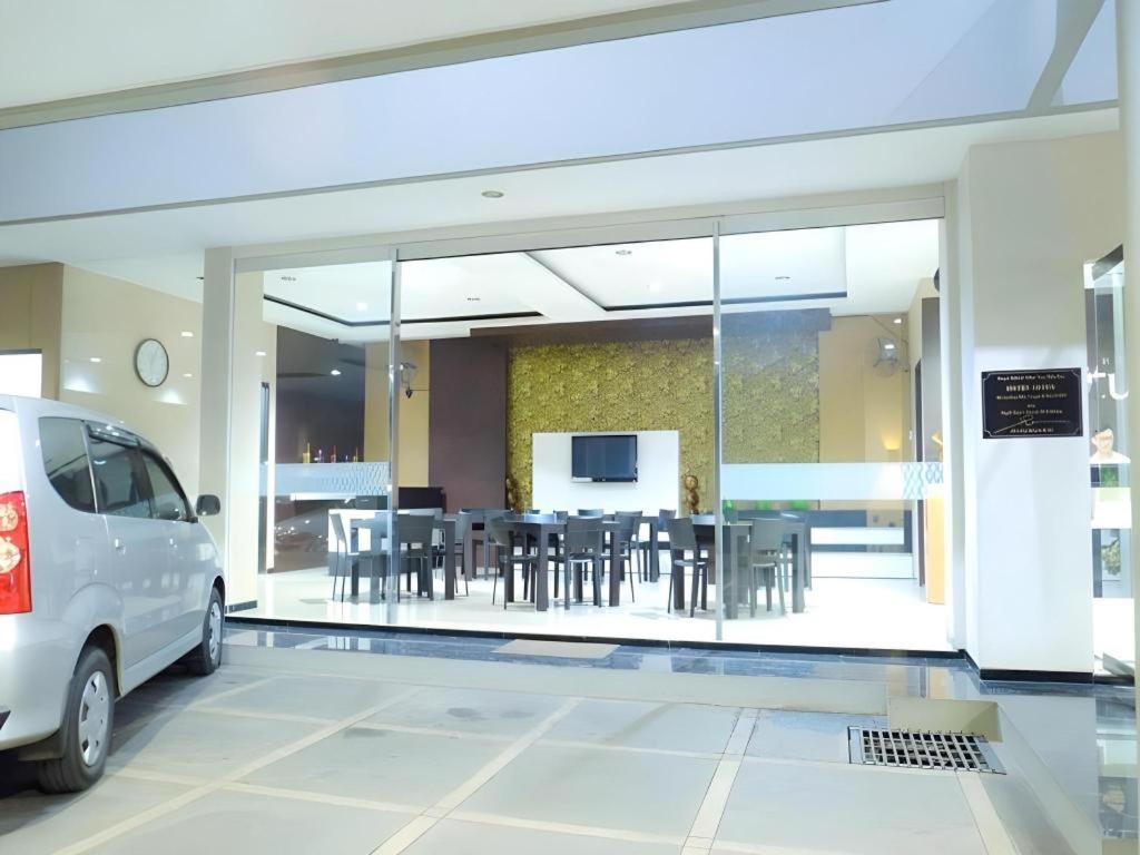Lotus Hotel Субанг Экстерьер фото