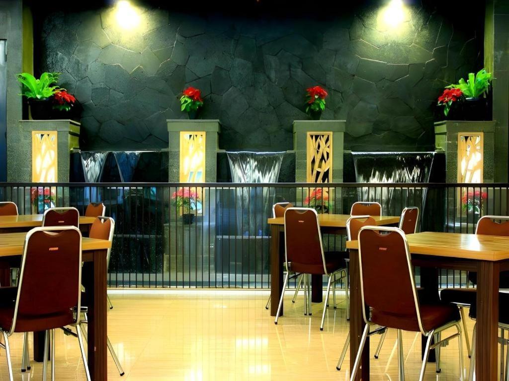 Lotus Hotel Субанг Экстерьер фото