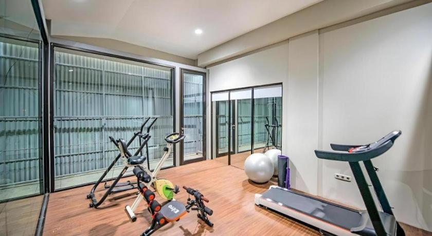 Lotus Hotel Субанг Экстерьер фото
