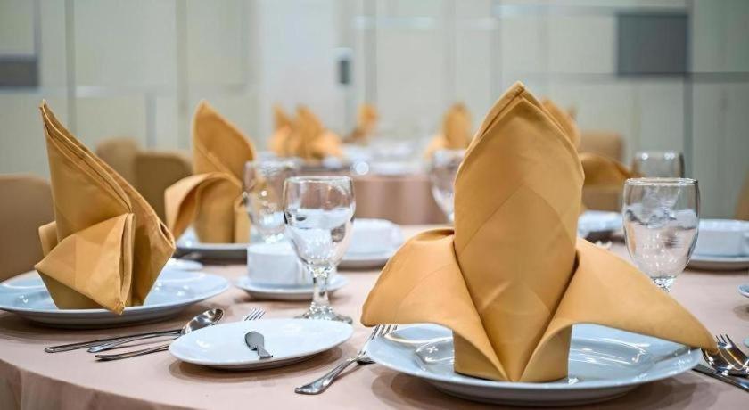 Lotus Hotel Субанг Экстерьер фото