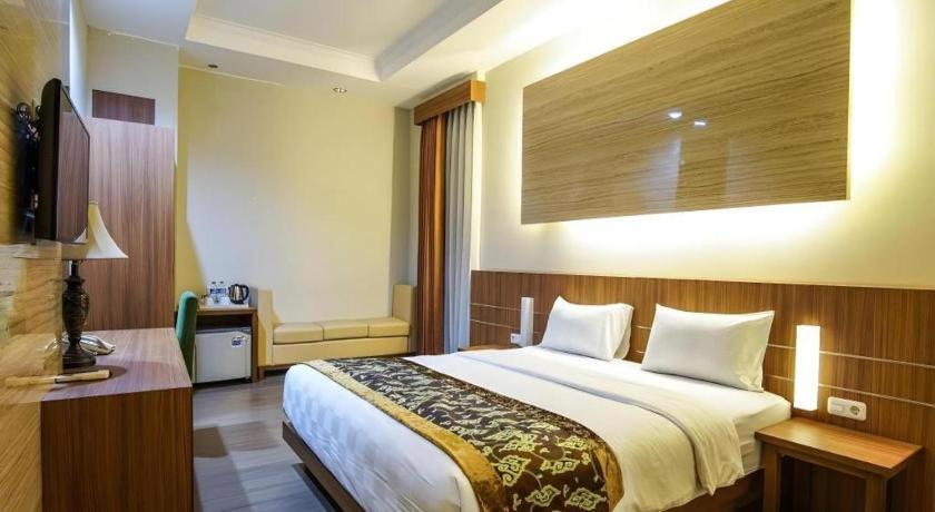Lotus Hotel Субанг Экстерьер фото